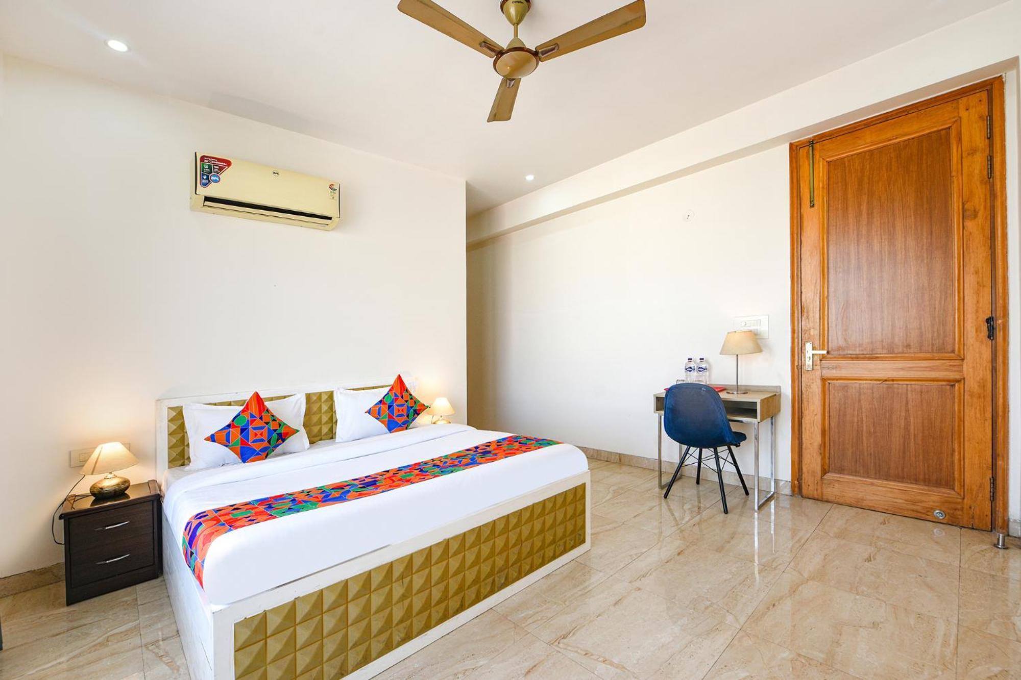 Fabhotel Ar Suites Gurgaon Bagian luar foto